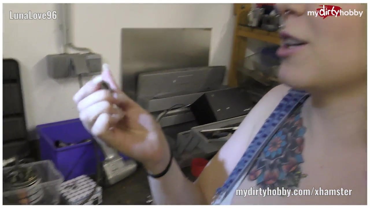 In die Scheide des jungen Moppelchen gespritzt