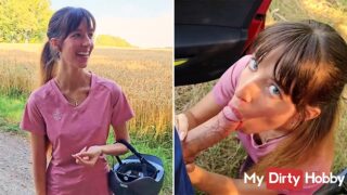 Sexy Brünette bläst in der Natur